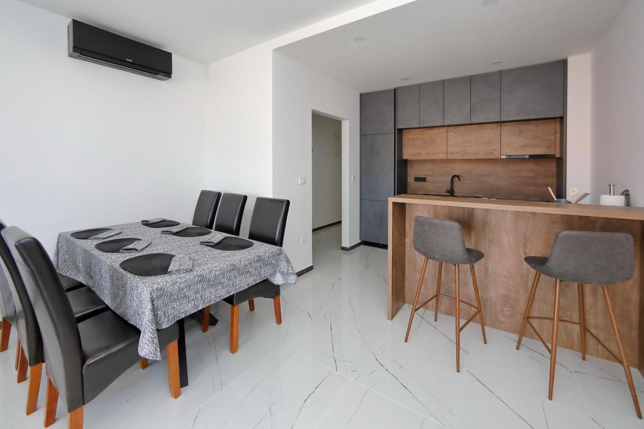 Apartmani More บาร์บินเย ภายนอก รูปภาพ