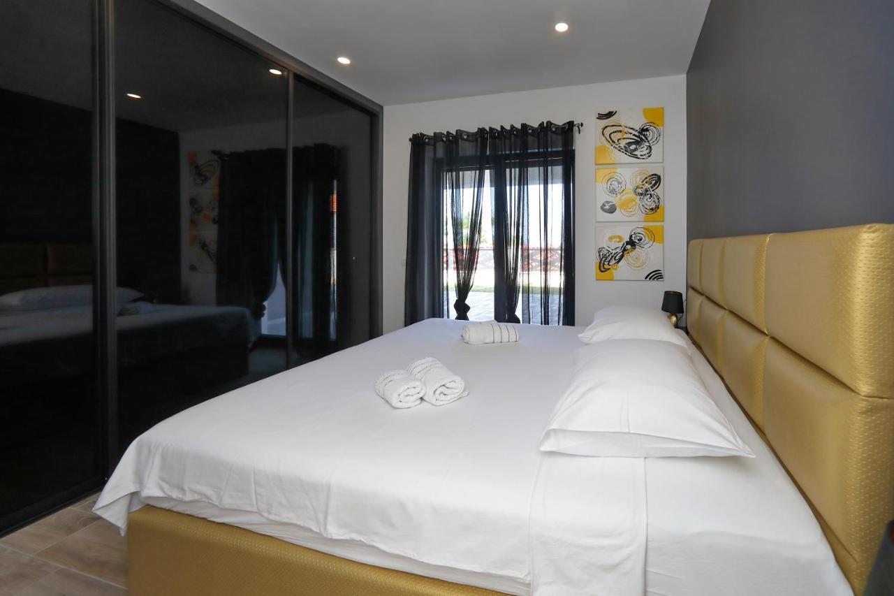 Apartmani More บาร์บินเย ภายนอก รูปภาพ