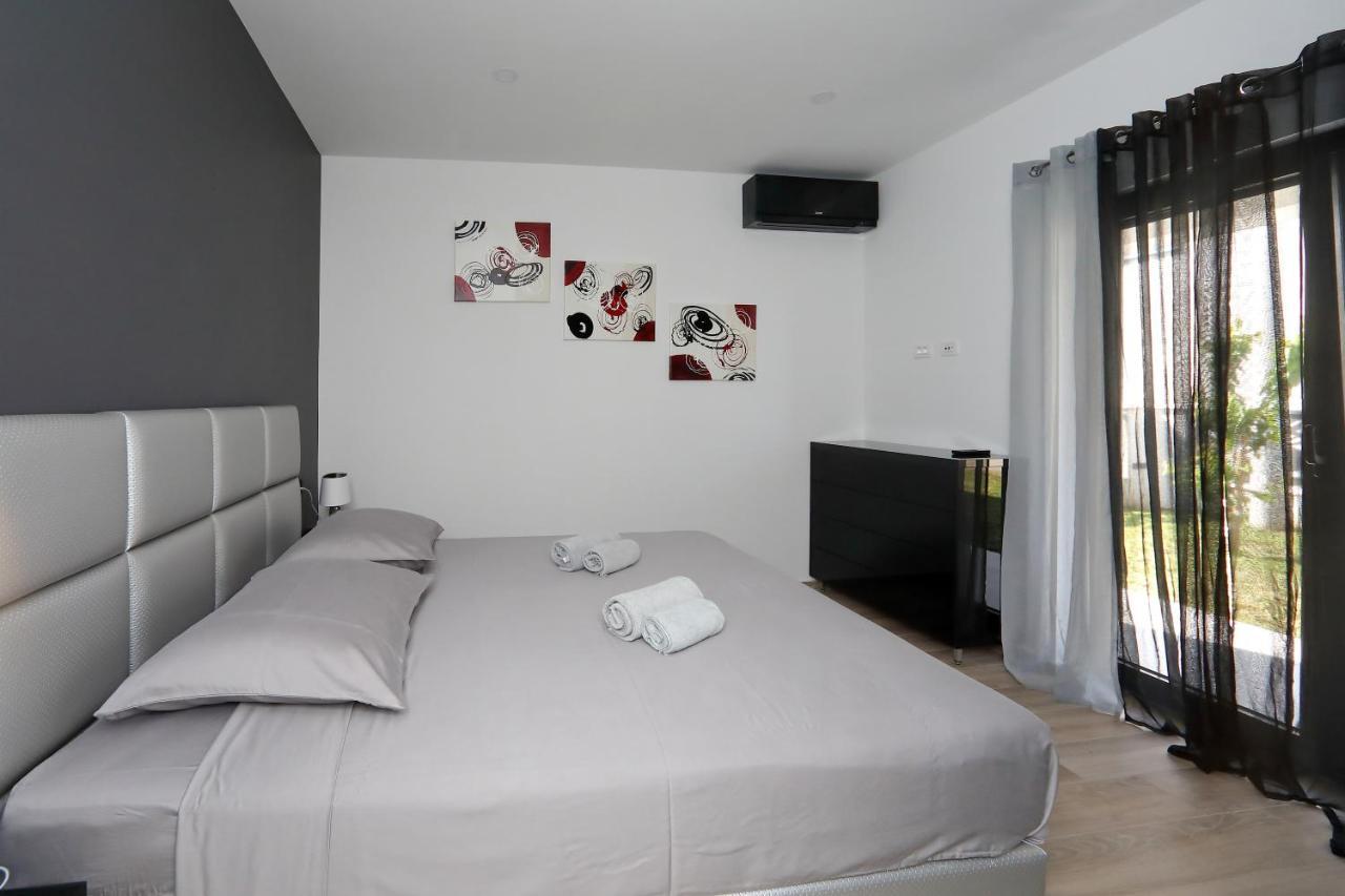 Apartmani More บาร์บินเย ภายนอก รูปภาพ